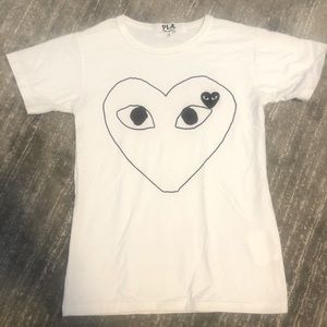 Play Comme Des Garçons heart outline tshirt